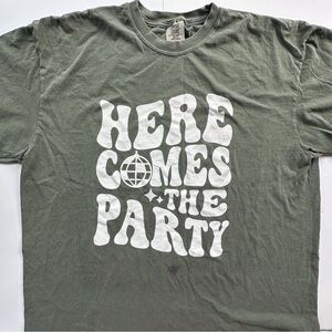 Bachelorette party ‘here comes the party’ green short sleeve‎ shirt women’s 2X